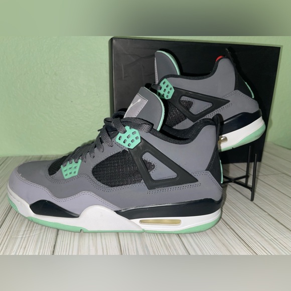 PreOwned/Lightly used:Air Jordan 4 Retro:Drk Grey/Green Glow-Cmnt gry blk,Sz 10 - Picture 7 of 14